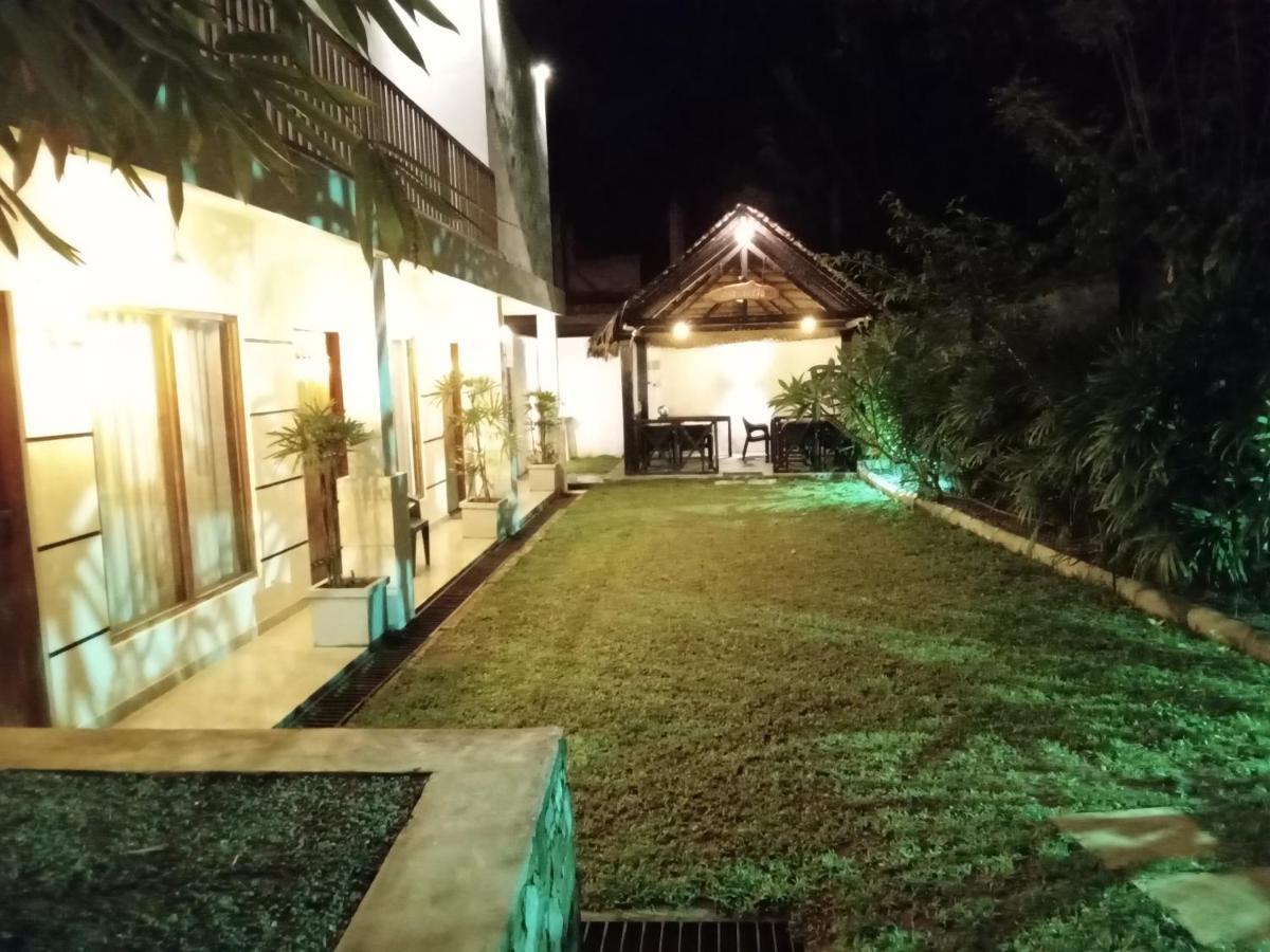 Elephant Park Family Bungalow 우다왈라웨 외부 사진