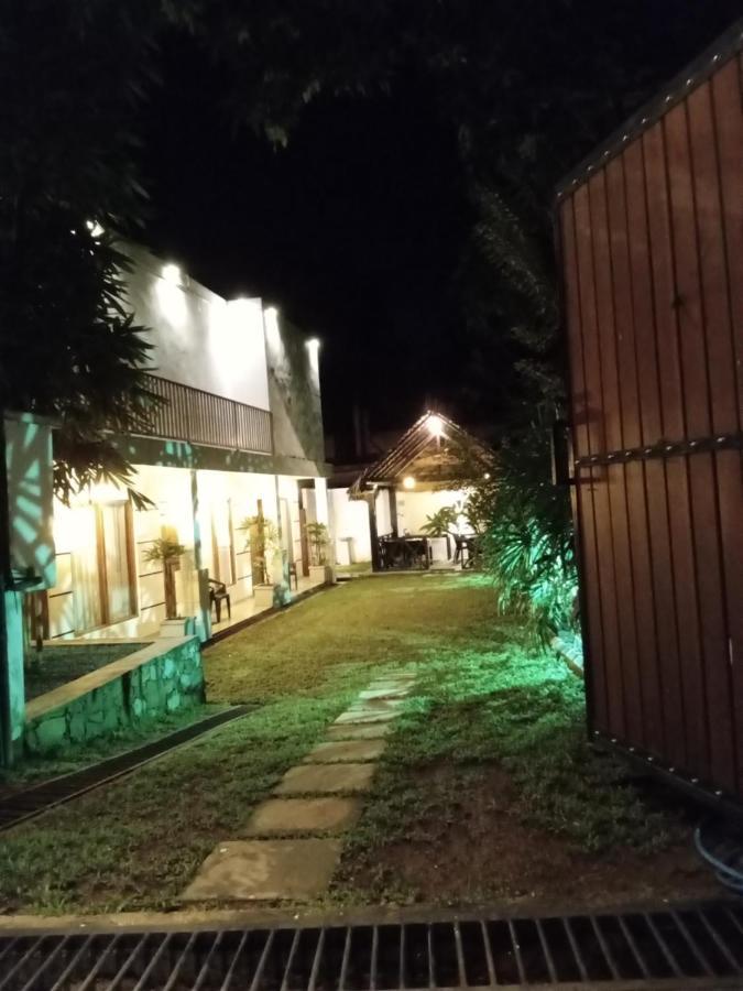 Elephant Park Family Bungalow 우다왈라웨 외부 사진