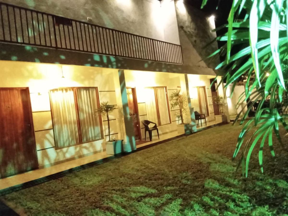 Elephant Park Family Bungalow 우다왈라웨 외부 사진