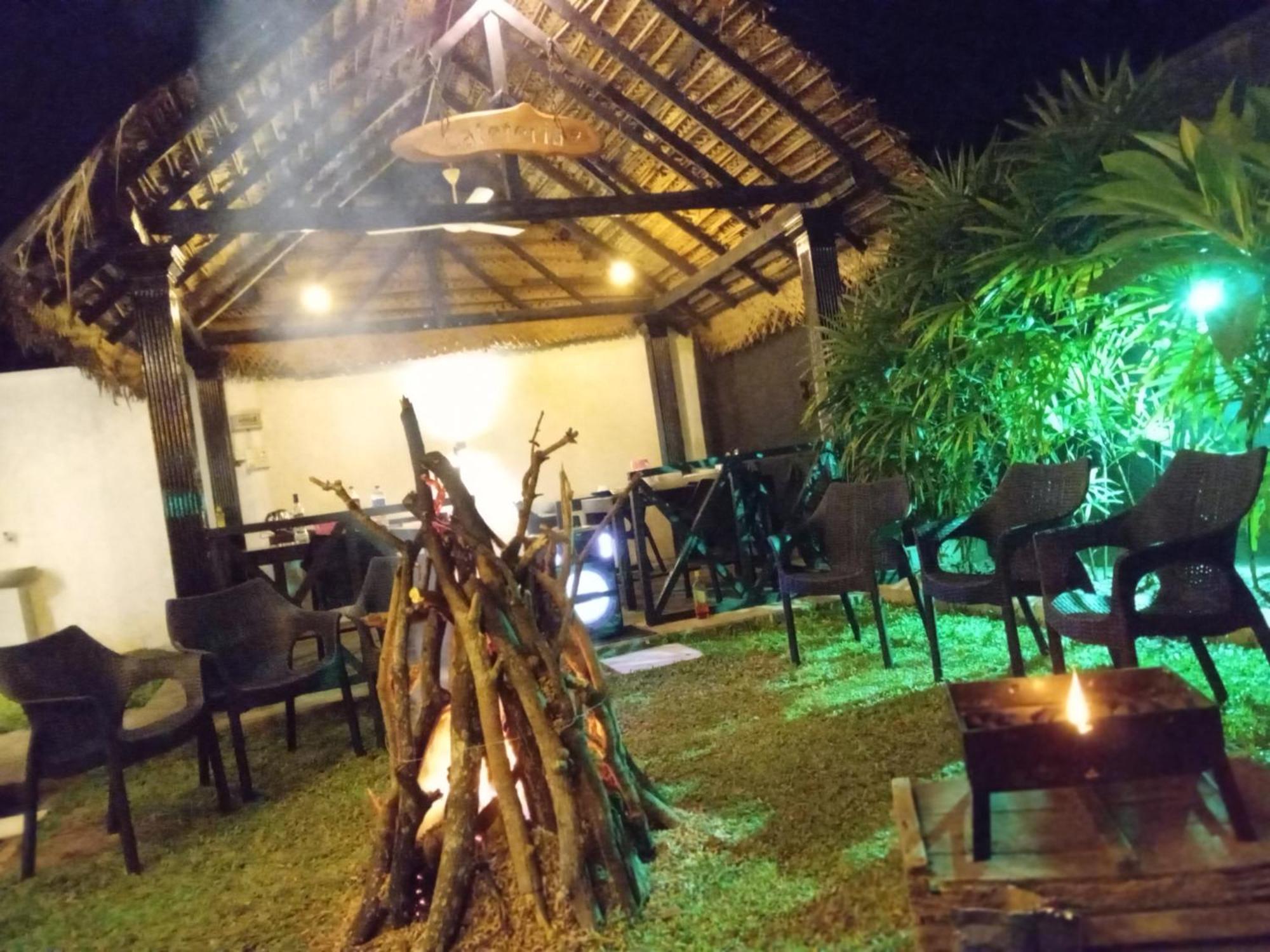 Elephant Park Family Bungalow 우다왈라웨 외부 사진